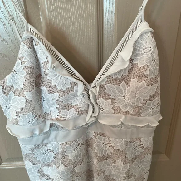 Bardot Vienna White Lace Midi Dress - Picture 3 of 4